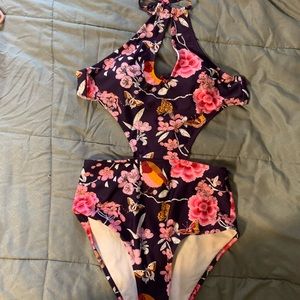 One piece swim suit